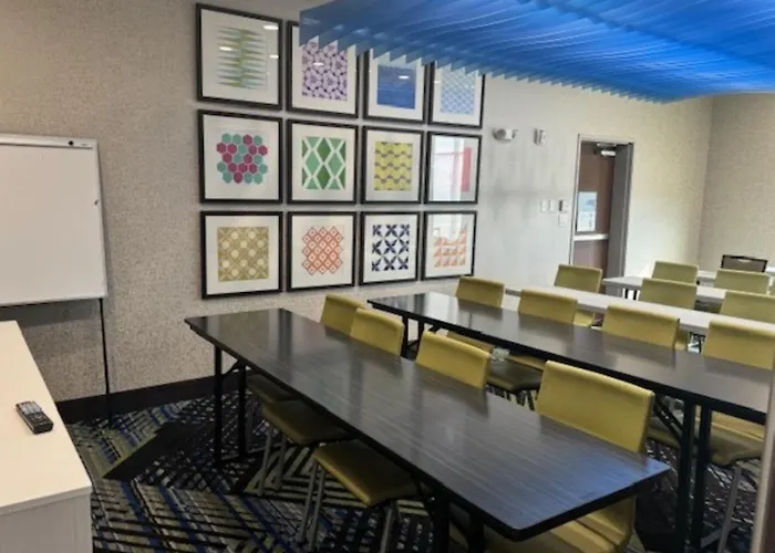 Holiday Inn Express & Suites Fort Worth North - Northlake By Ihg